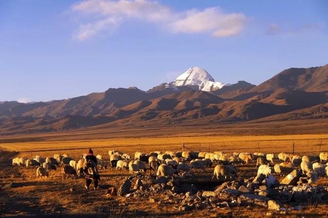 穿越阿里，才算真正到过西藏！万山之祖与百川之源在此相遇。