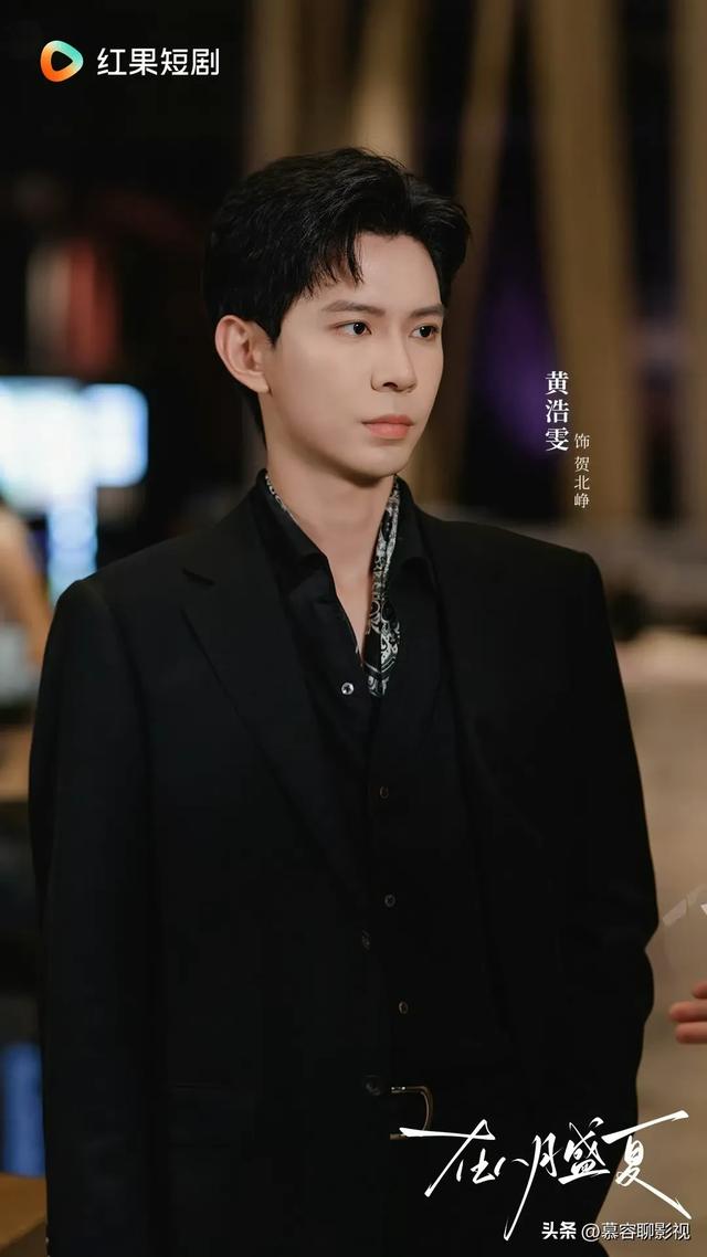 郭宇欣杀疯了！两部新剧官宣定档！预约量破百万，男主帅得出奇