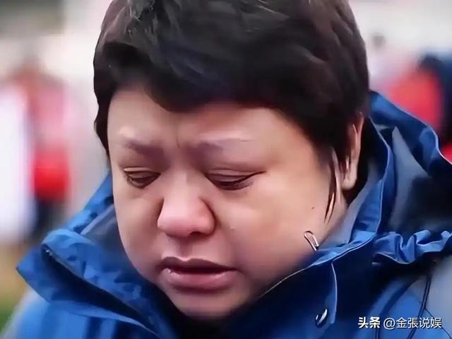 贪污上亿、假慈善？被实名举报的韩红，如今连坐椅子都成了"错"