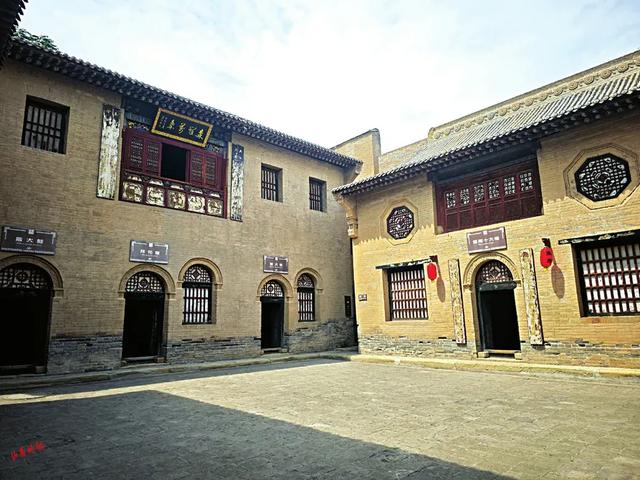 张家大院“变身”：从晋商大院到热火景区