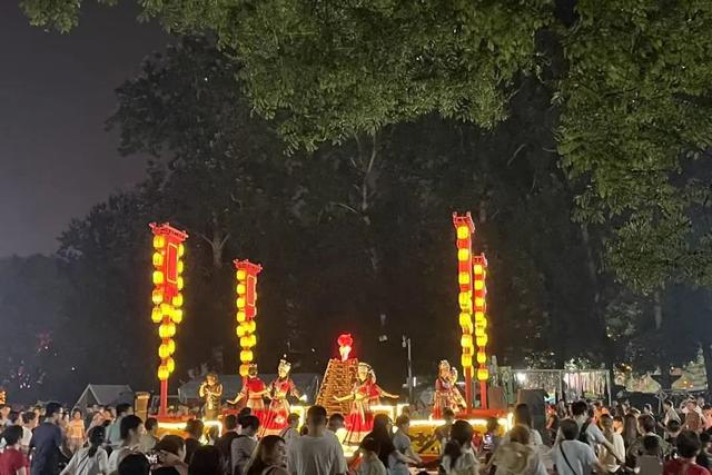 京城夏夜新顶流！蘑幻夜花园嗨翻啦