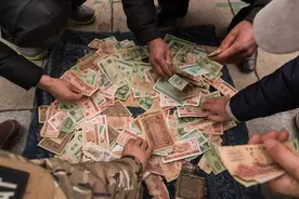 农村新型骗局，高价收购旧铜币、纸币，大家千万不要再上当了！图片