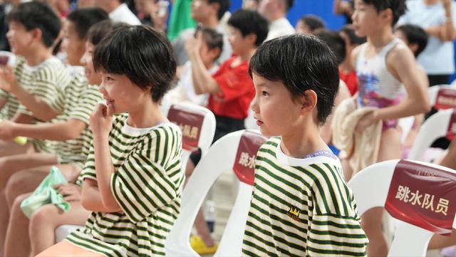 郭晶晶没想到	，被国家队开除的田亮，如今以这种方式让人刮目相看