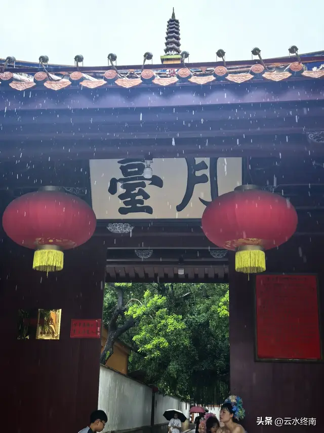 太爽了：7平方公里老城有8处世界遗产，都是免费！半城烟火半城仙