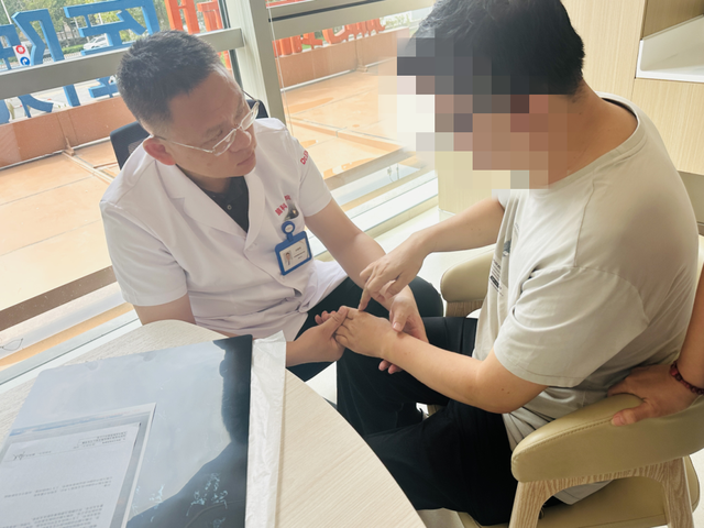 外骨骼机器人，亮相这场公益活动！