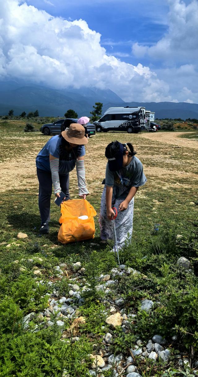洲长有约：垃圾洲会客厅在丽江举行，“碳中和火炬”照亮雪山未来
