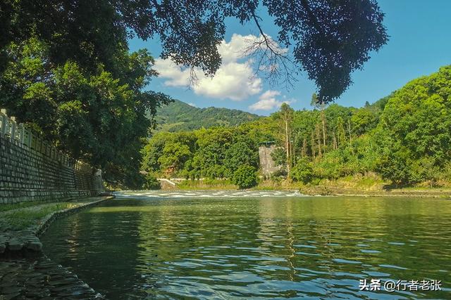 走遍福建古村落，武陵溪边六百年古村，九棵古榕九条古巷古街古井