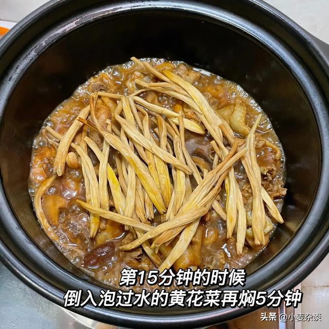 “失眠”最怕这菜，养心安神，补充脑力，每天吃一点，夜里睡得香
