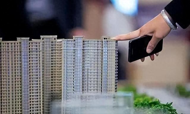 曹德旺预言要成真？若不出意外，2026年房地产或将面临5大转折