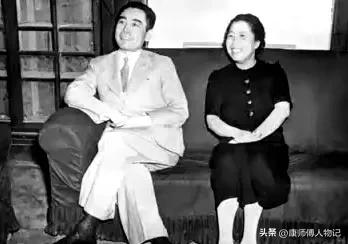 晚年邓颖超透露：恩来在上海有另外一任“妻子”，俩人相处很默契