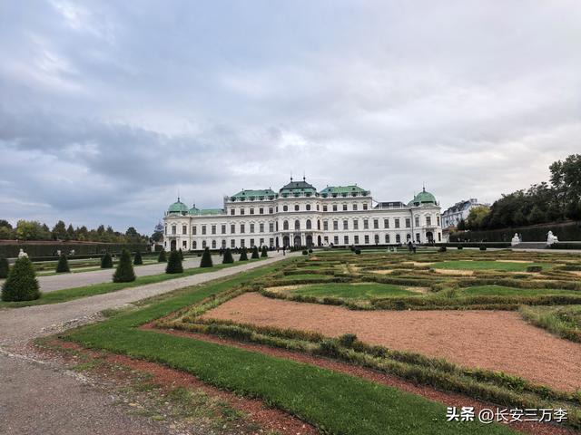 欧洲行第7天：参观世界文化遗产梅尔克修道院，逛维也纳和美景宫