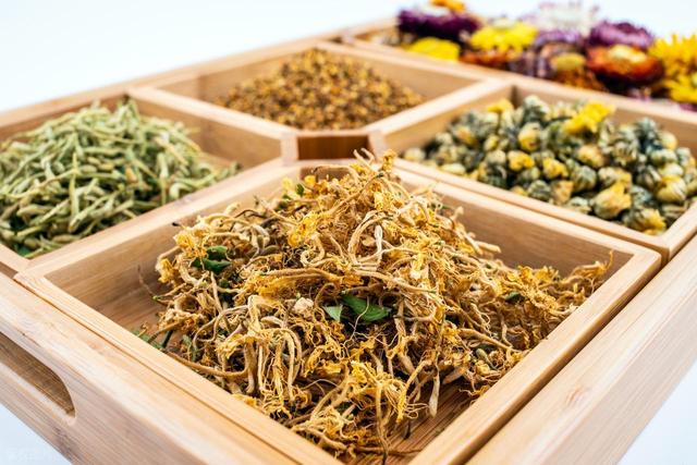 菊花金银花泡水，喝出清爽好状态！这些神奇效果你知道吗？