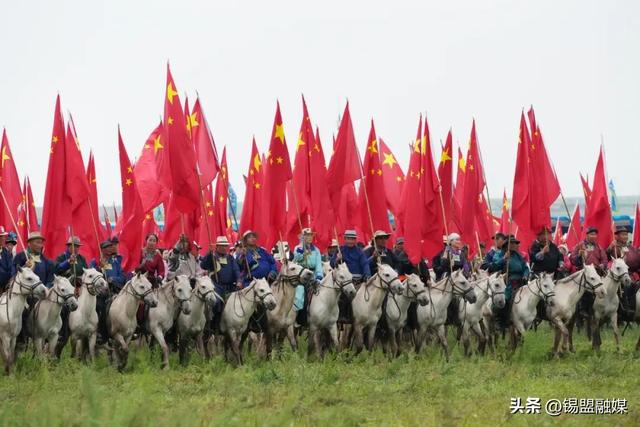 高清大图！直击内蒙古自治区第35届草原那达慕开幕式现场→