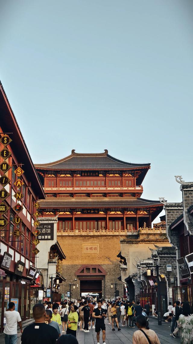 ✍️襄阳行记：2️⃣城墙、街巷与舌尖上的传承