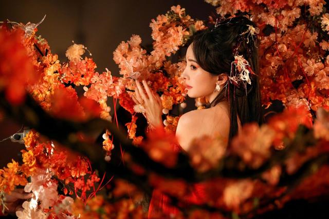 离婚7年	，39岁杨幂高调宣布喜讯，刘恺威终为自己的错误买了单！