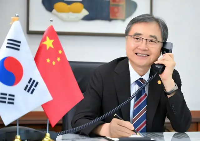 中方确认出席朝鲜80周年庆，不到24小时，王毅接到韩国外长电话
