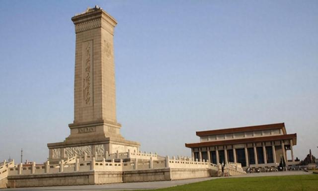 为什么毛泽东不允许英雄纪念碑碑文中提及“中国共产党”？