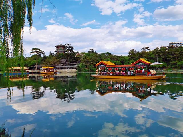我是烟台人，刚游承德避暑山庄和外八庙，想讲三点感受。