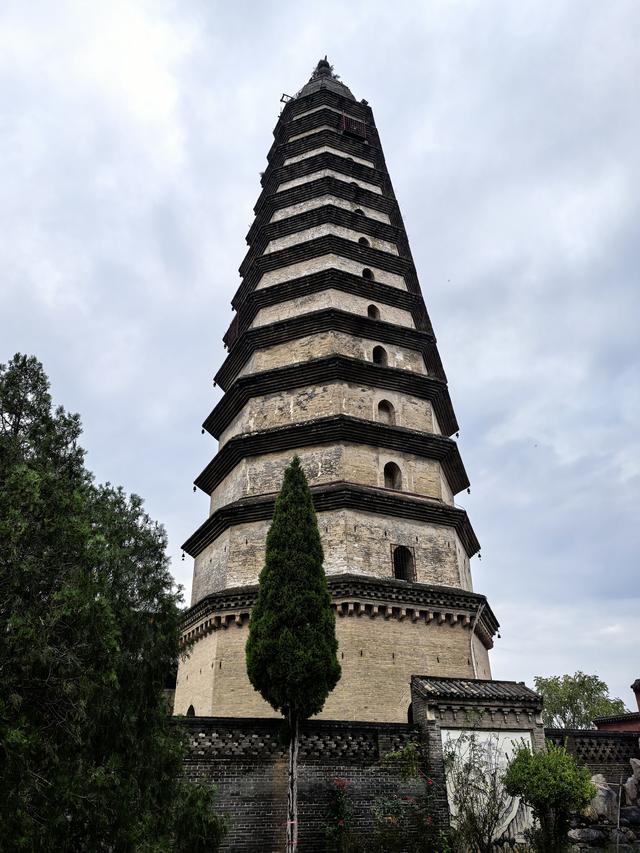 2025年稻城亚丁自驾之旅（5）新绛龙兴寺