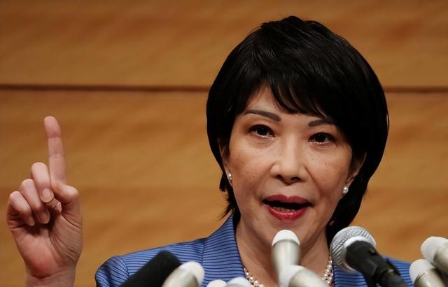 高市还没踏上访美飞机，美日突然联手派兵，决不许中国改变现状？