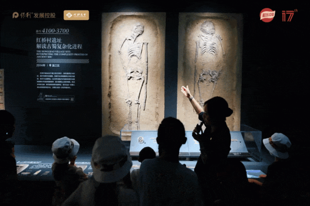 新华书店开进小区内，成都人到底有多爱读书？