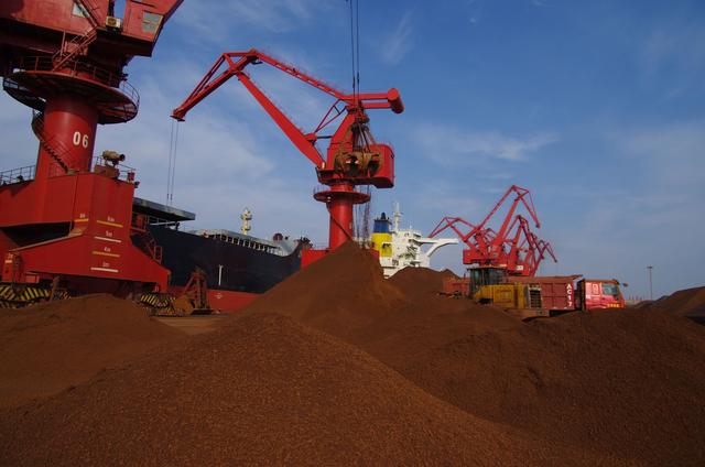 刚对中国狠话说尽，中美就握手言和？欧盟立马变脸，给中国戴高帽