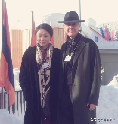 面相变了！逃到国外半年后，57岁金星近照曝光，早年风光已然不再
