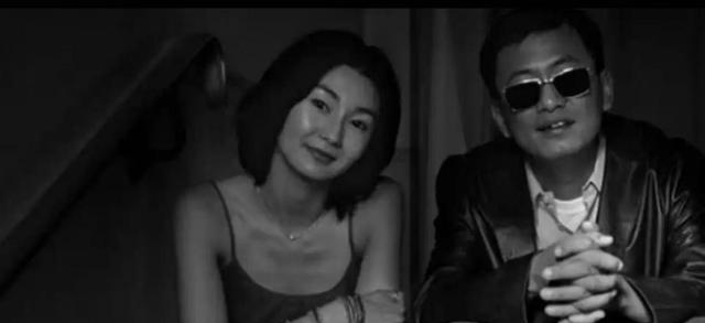 陪玩陪睡只是开胃菜。组团开嫖、目无王法、舔手指，演都不演了