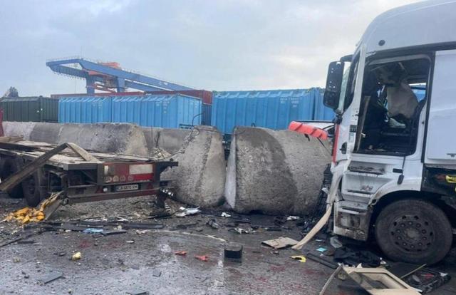 美国没想到，俄罗斯先下手为强，凌晨不宣而战	，炸死8名英美军官