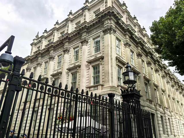 2025年夏季英国游记（十二）：参观伦敦大本钟、西敏寺，皇家马厩