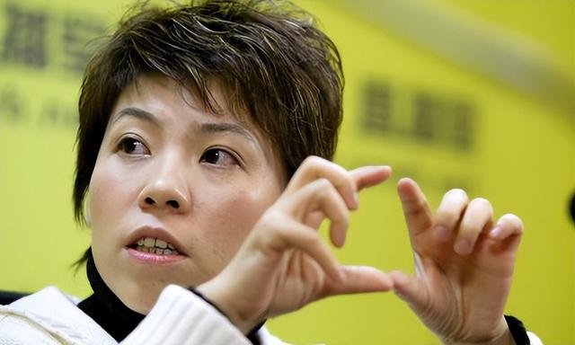 涉贪腐被带走、败光20亿	、移民改国籍，邓亚萍身上的谣言太离谱