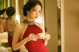 热搜第一！歌手希林娜依·高演出现场“大翻车”？本人回应图片