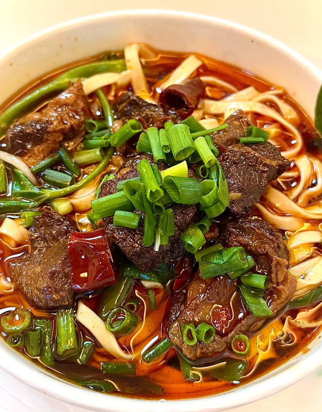 比成都好吃10倍！这座鲜有游客的川东小城，美食遍地，美景小众！