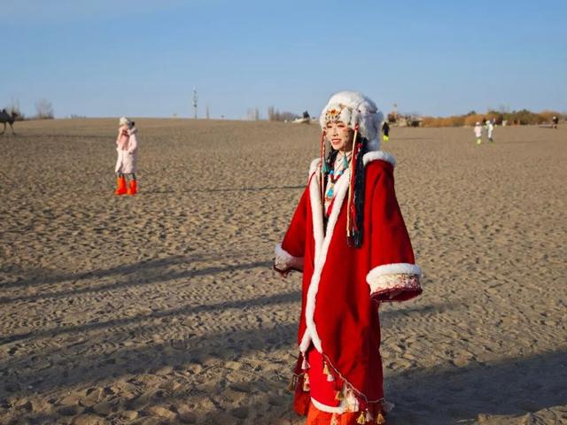 大寒暖韵满鸣沙 丝路驼铃唤客来