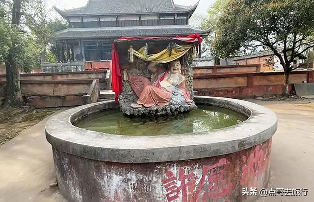 成都龙泉驿海拔最高的寺庙，神秘中透着苍凉，不要门票！
