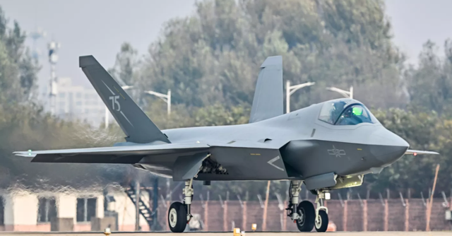 福建舰入台海	，岛内臆想成“活靶子	”？解放军必杀方案严阵以待