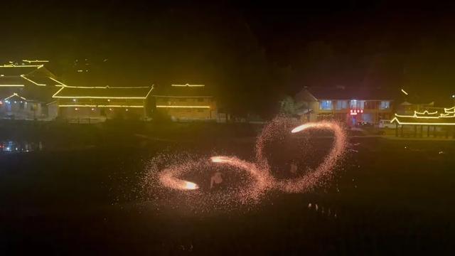“云上花瑶”到底多好玩？！追雾漫山、清泉嬉水、篝火狂欢…从晨露一直清凉到星光！