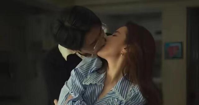 拍吻戏有生理反应怎么办？刘亦菲回应令人脸红	，普通人很难做到！