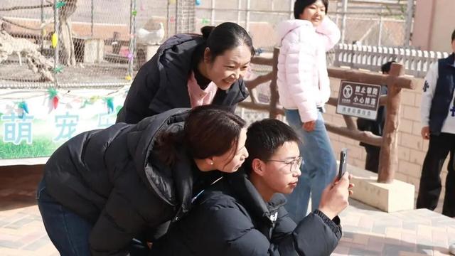 【新春走基层】通渭：山楂小镇迎新春 游人踏春而来