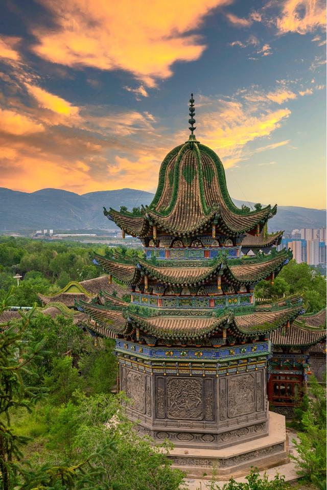 中国最新10大避暑路线，逃离40°C高温，7、8月择一条清凉出发！
