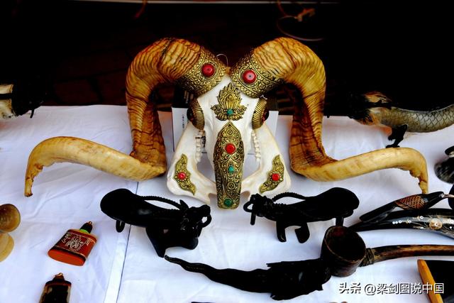 2025年青海同仁热贡文化唐蕃古道行兰州站农文旅商推介活动启幕。