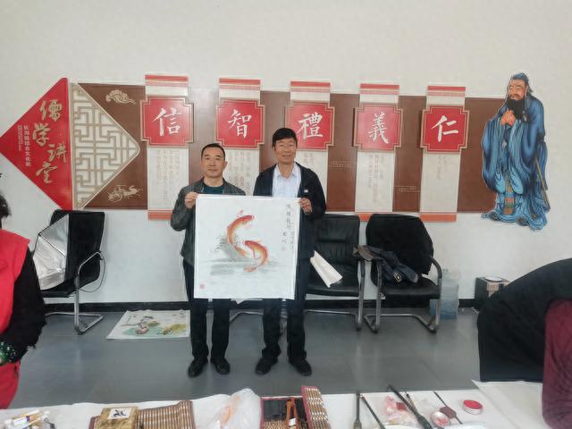 重阳佳节将来临 创作墨宝送老人