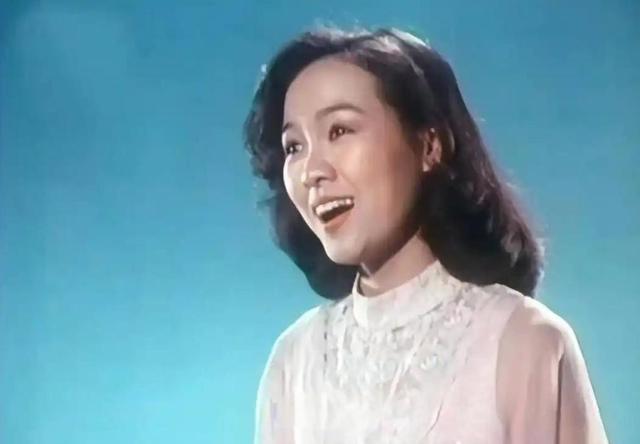 原来早已不是中国籍，被老外“玩腻”后回国的郑绪岚，如今怎样了