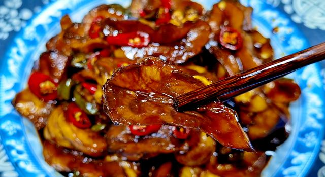 “冬天吃一根，腿脚站稳跟”！买它10斤一晒一腌，脆爽开胃超下饭