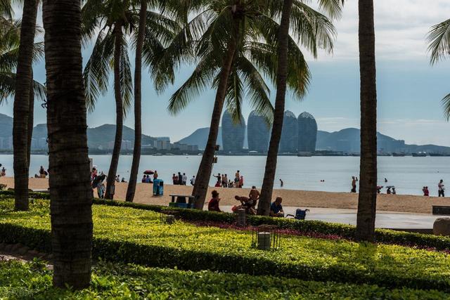 去海南三亚玩了 1 周回来，说句大实话，三亚真不是所有人能适应的