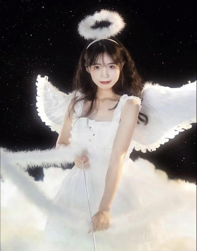 清纯甜美写真｜梦幻天使降临，温柔微笑，星河相伴