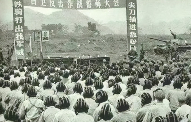 对越反击战，为啥我军只打了28天就着急撤兵？越南人：幸亏撤的早