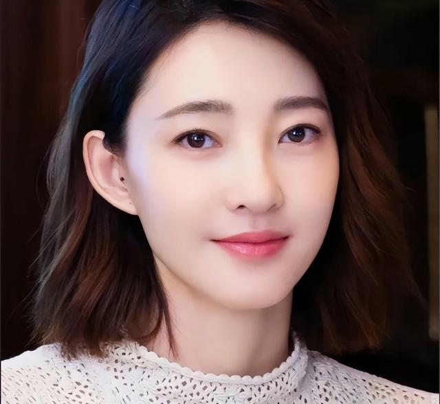 从一线明星	，沦落到拍短剧，这5位演员走到今天这步，怪不了别人