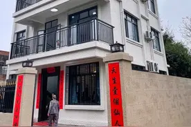 不是“罗马柱”做不起，而是“二层悬挑”更具性价比！图片