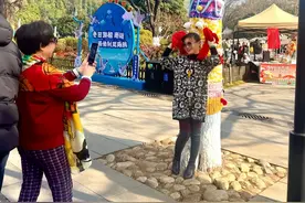 “毛衣树”来了！武汉东湖绿道冬日温暖上新图片